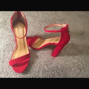 ❤️❤️ MELLY Size 8 Red Suede Heel